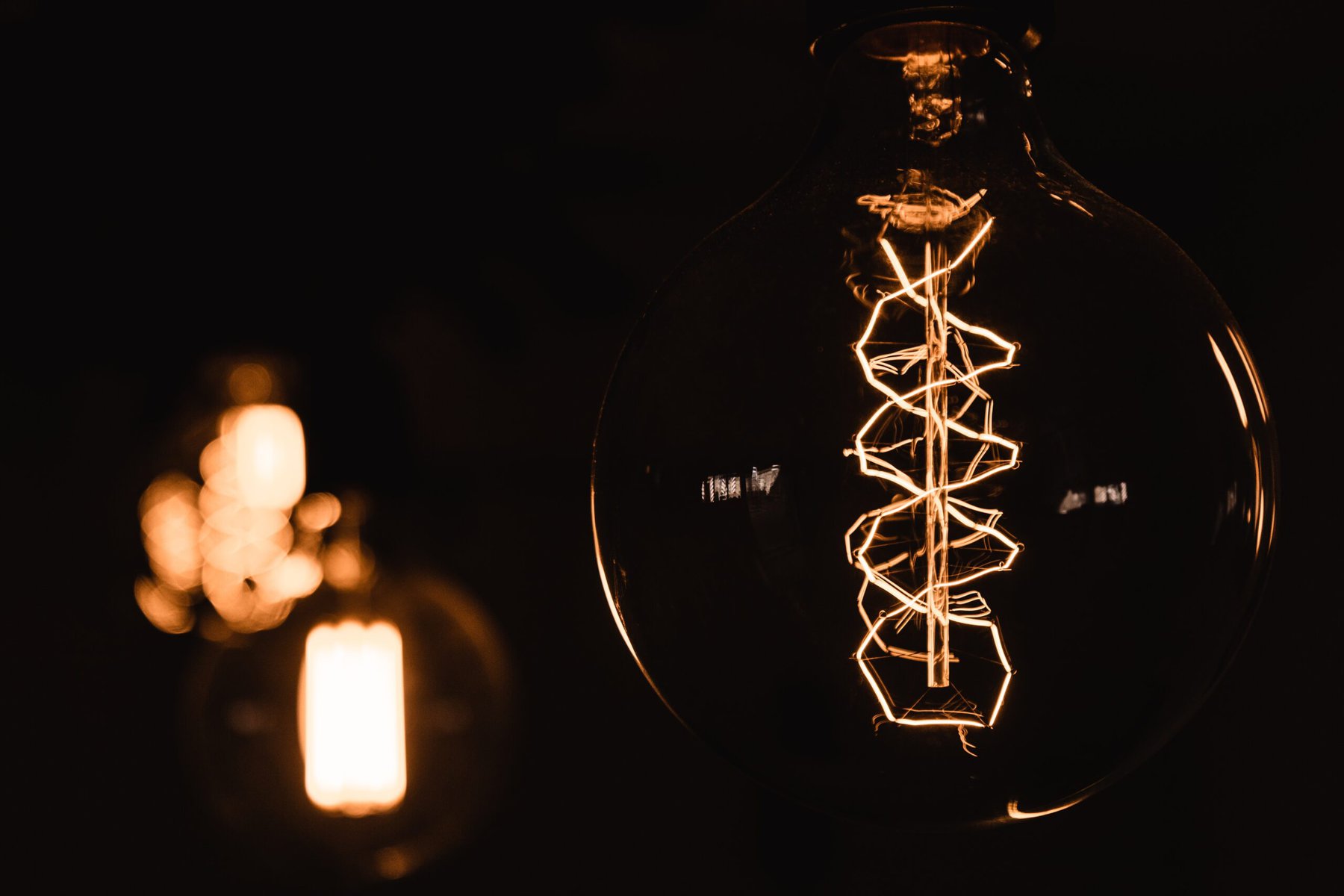 Five Ways to Utilize Tube Lighting in Your Home