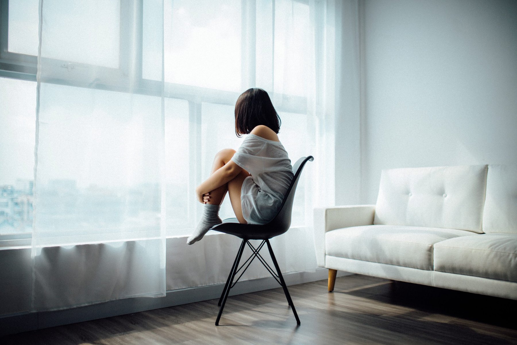 Mental Health Warning Signs to Check on Your Teens