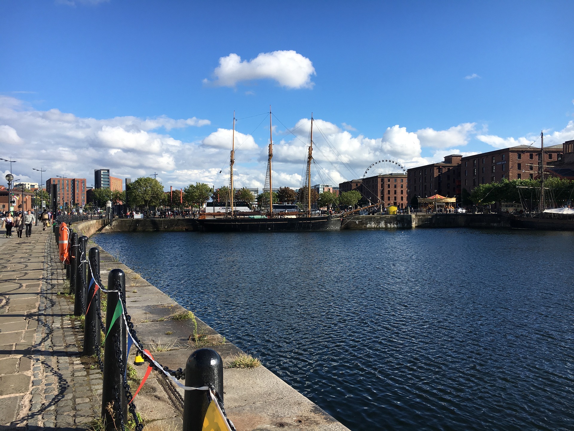 albert dock liverpool