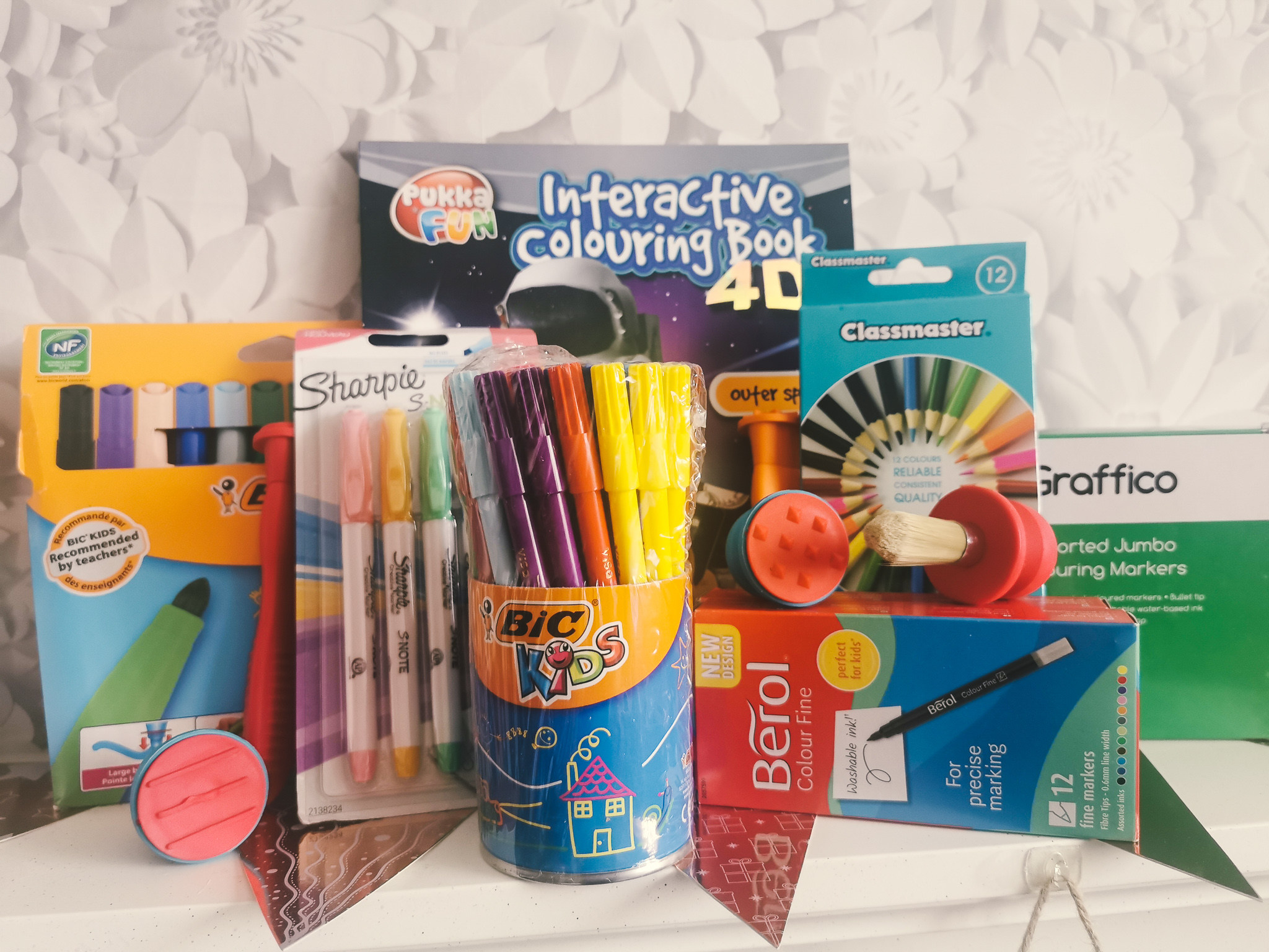 Win An Art Bundle With Office Stationery